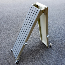 Passerelle légère BASE GRISE en alu pliable - Revêtement mousse 3M